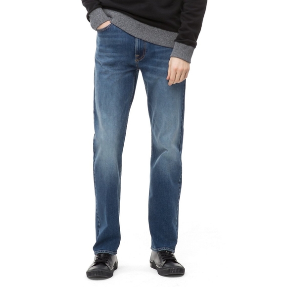 Calvin Klein Relaxed Straight Fit Jeans - Picture 7 of 7